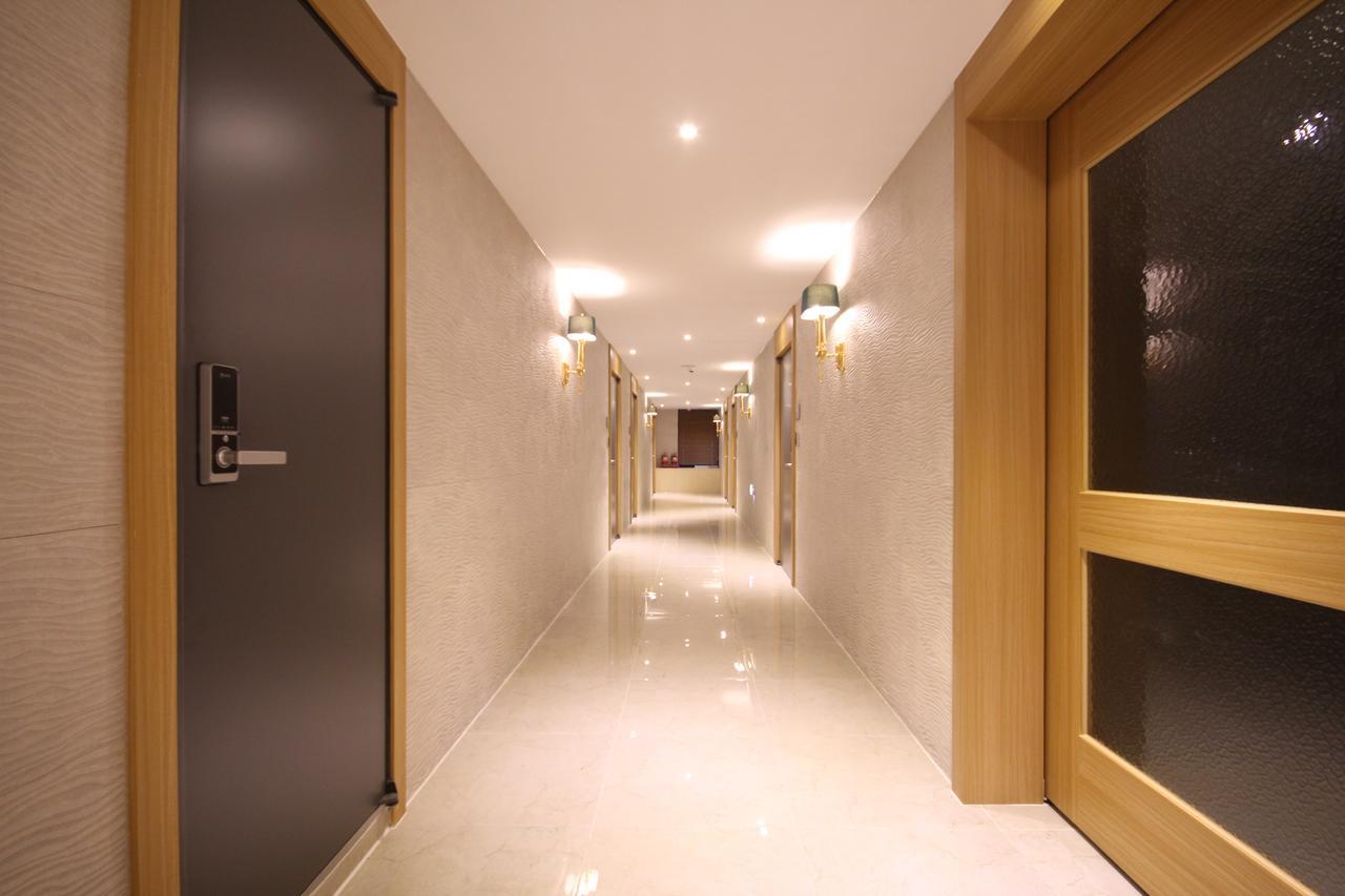 Mbn Hotel Changwon Exterior foto