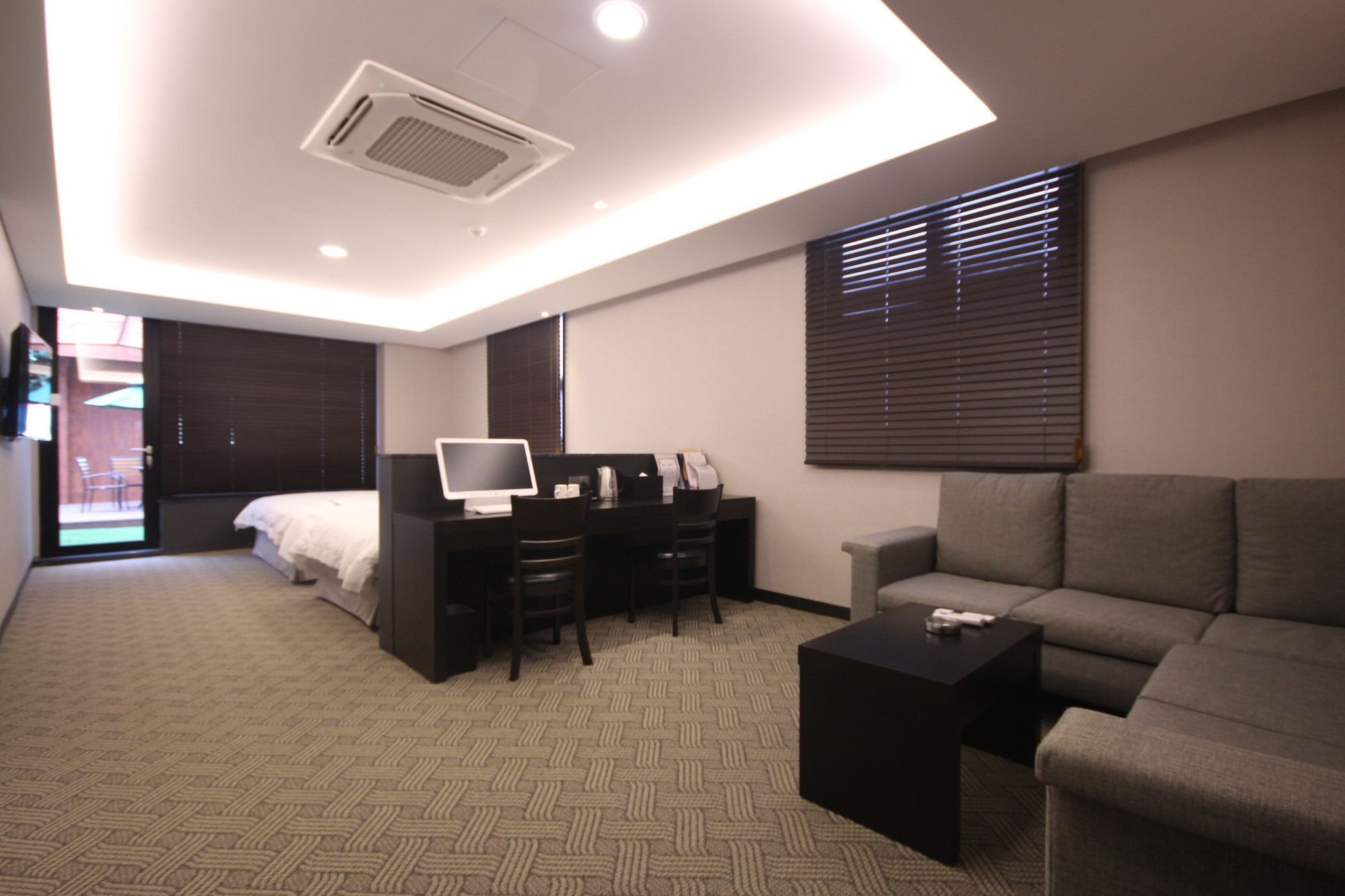 Mbn Hotel Changwon Exterior foto