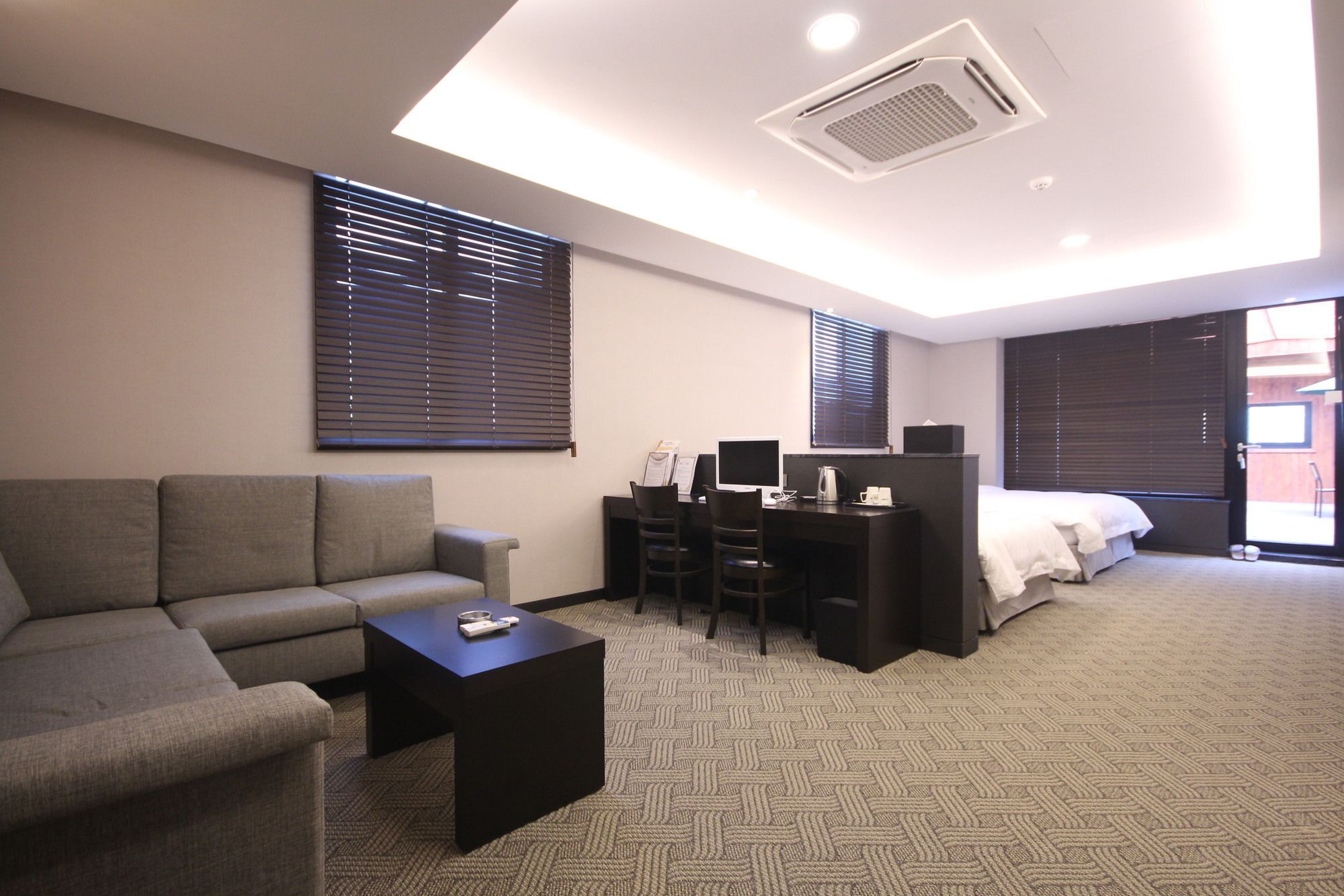 Mbn Hotel Changwon Exterior foto